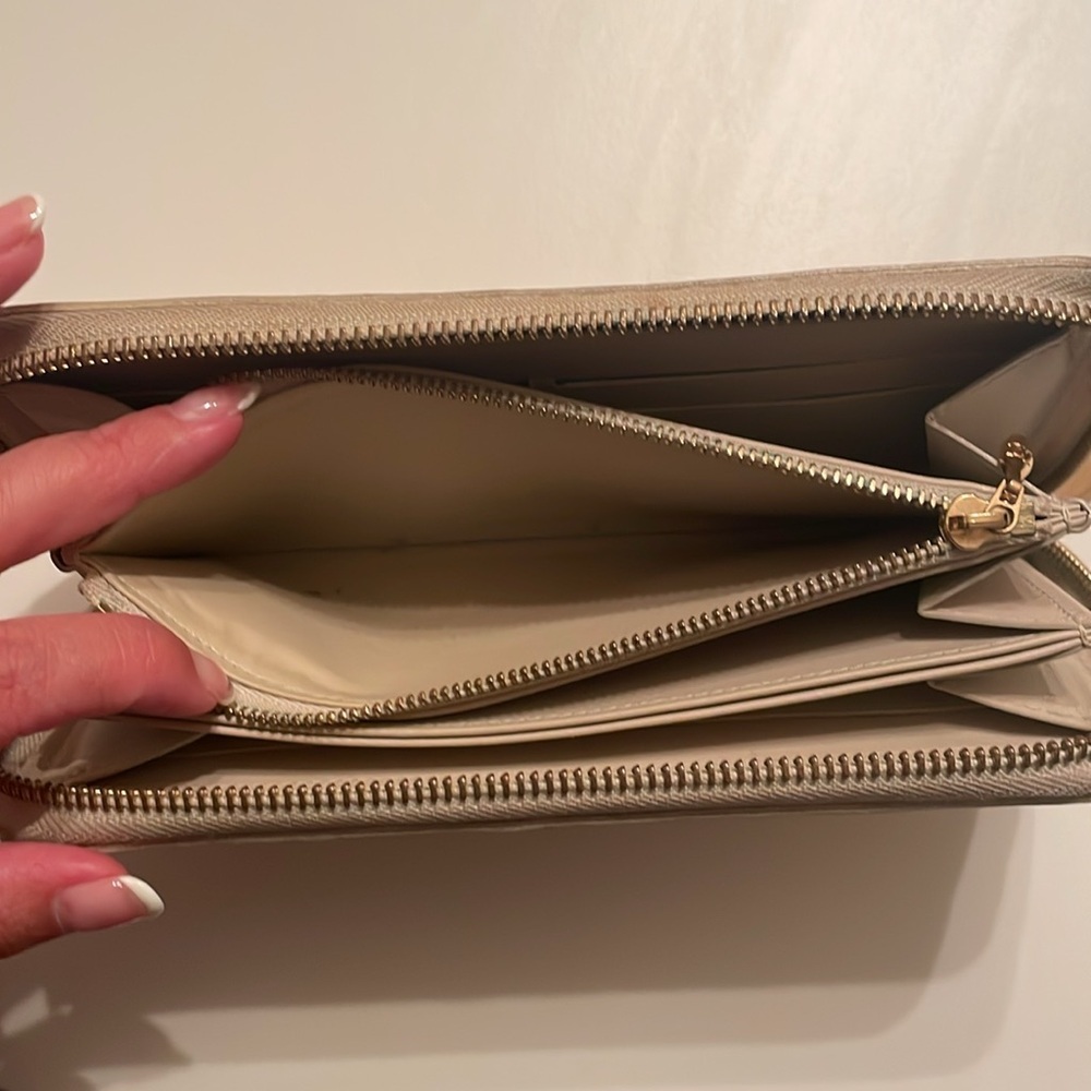 Louis Vuitton Tan Wallet with Signature Monogram - Picture 9 of 9